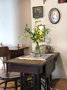Interior table and wall decoration at 505 Café