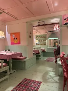Dining room at Pasta Da Pucci