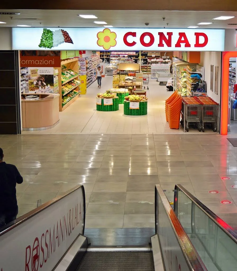 Conad Ring Center supermarket entrance